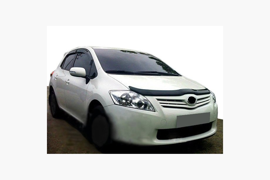 Toyota Auris 2007-2012 гг. Дефлектор капота 2009-2012 (SIM) Image