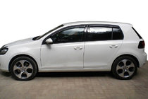 Volkswagen Golf 6 2008-2014 гг. Ветровики на окна (4 шт, SIM) фото 1