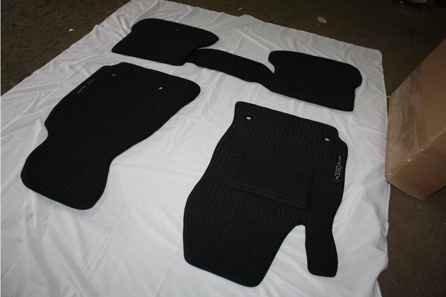 Audi A4 B6 2000-2004 гг. Текстильный коврик багажника (Corona) Image