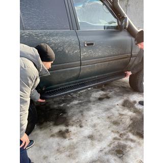 Боковые Подножки Tayga Black (2 шт., Алюминий) фото 1