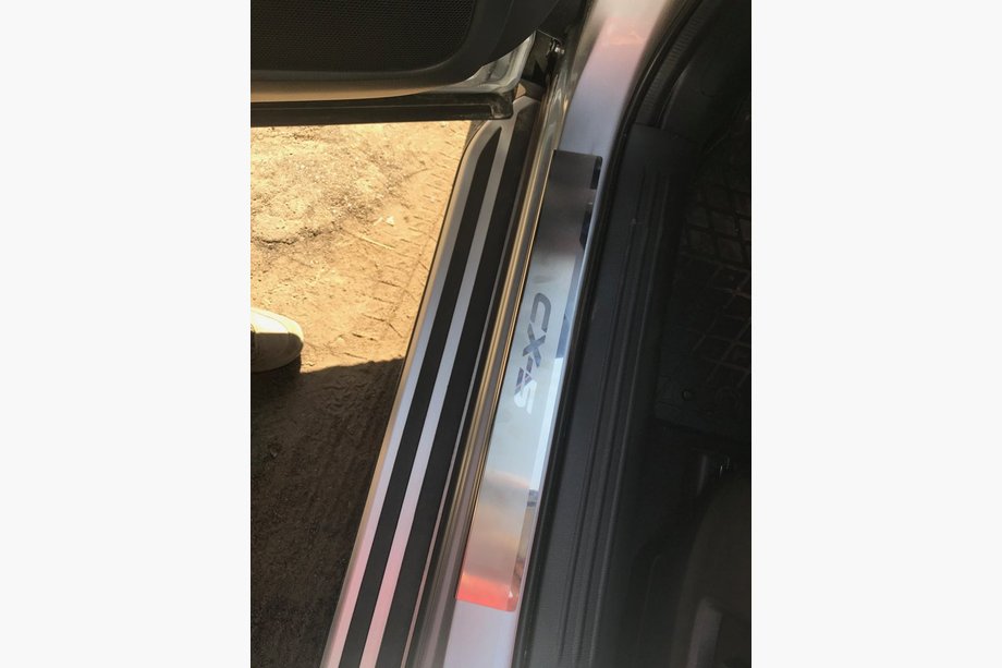 Mazda CX-5 2017- гг. Накладки на пороги Nataniko (4 шт., нержавейка) Image