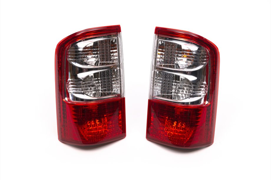 Nissan Patrol Y61 1997-2011 гг. Задние фонари Depo (1998-2004, 2 шт) Image