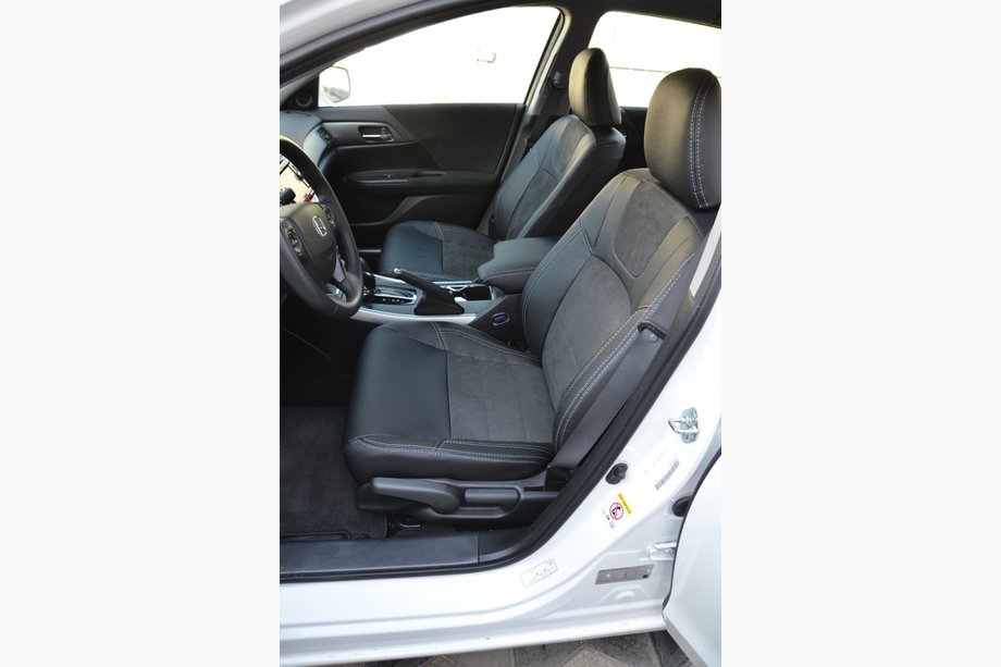 Honda Accord IX 2013-2017 гг. Авточехлы Алькантара и Эко-кожа Image