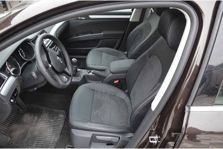 Skoda Superb 2009-2015 гг. Авточехлы (2013↗, Экокожа↗Алькантара, Elite) Image