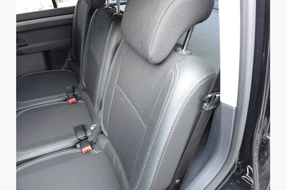 Volkswagen Touran 2003-2010 гг. Авточехлы SoyuzAuto Premium Фото 2