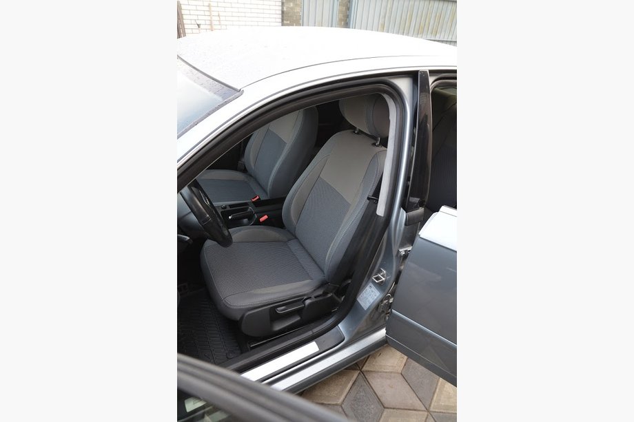 Audi A4 B7 2004-2008 гг. Авточехлы (Эко-кожа↗Ткань) Image