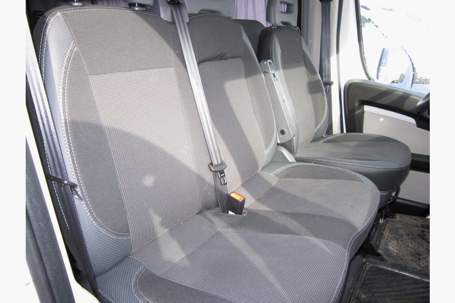 Nissan NV300/Primastar 2016- гг. Авточехлы (Ткань + ЭкоКожа, Premium) Фото 2