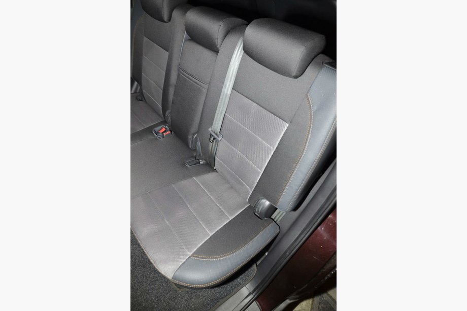 Hyundai Santa Fe 2 2006-2012 гг. Авточехлы (Эко-кожа↗Ткань, Premium) Image