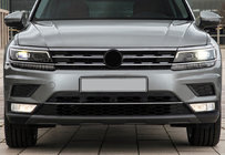 Volkswagen Tiguan 2016-2023 гг. Накладка на передний бампер 2016-2020 (нерж сталь) фото 1