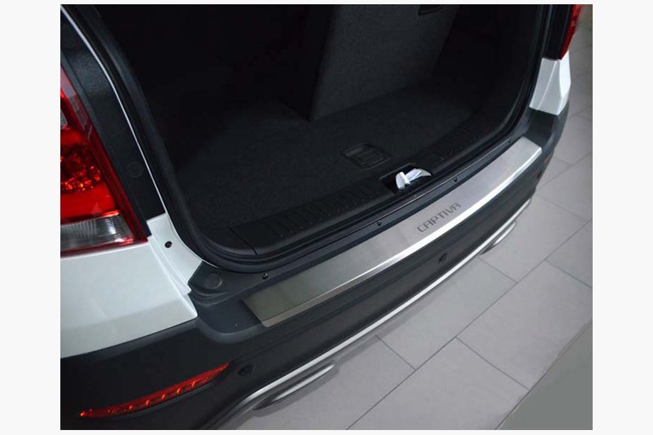 Chevrolet Captiva 2006-2019 гг. Накладка на задний бампер с загибом NataNika (2011+, нержавейка) Image