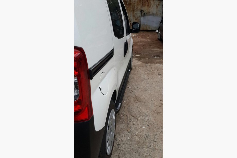 Fiat Fiorino/Qubo 2008-2024 гг. Боковые Подножки Rainbow Black (2 шт, Алюминиевый Профиль) Фото 3