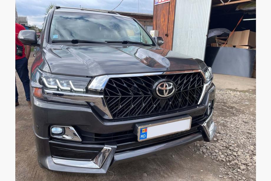 Toyota LandCruiser 200 2016↗ Комплект обвесов TRD в черном цвете Image