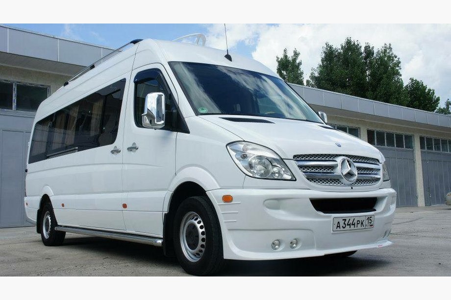 Mercedes Sprinter W906 2006–2018 гг. Накладка на передний бампер с 4 фарами (2006-2013) Фото 3