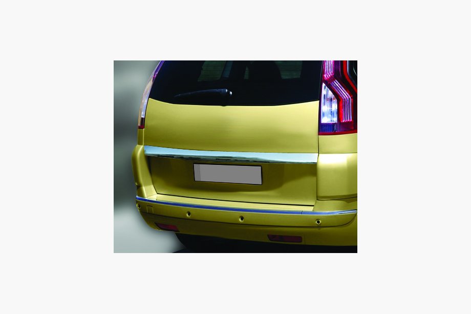 Citroen C-4 Picasso 2006-2013 гг. Хромированная накладка над номером (нержавейка) Image