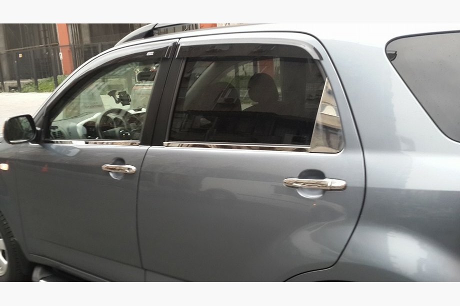 Daihatsu Terios 2006-2017 гг. Накладка на ветровик (2 шт, нержавейка) Image