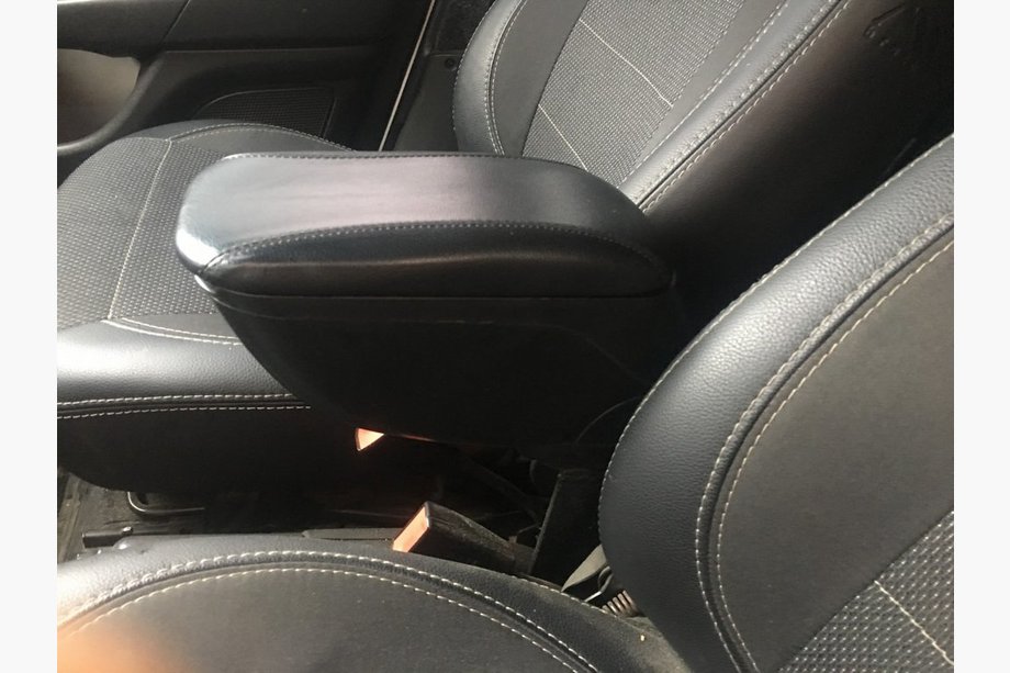 Fiat Doblo I 2005-2010 гг. Подлокотник (в направляющую сиденья) Image