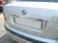 Skoda Octavia II A5 2010-2013 гг. Хромированная накладка над номером Carmos (нержавейка) фото 4