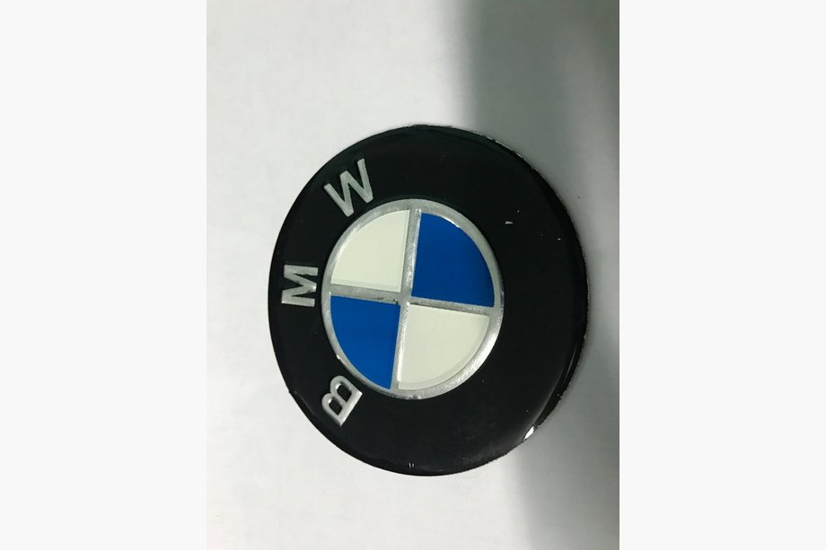 BMW 7 серия E38 1994-2001 гг. Наклейка BMW (Ø 75мм) Image