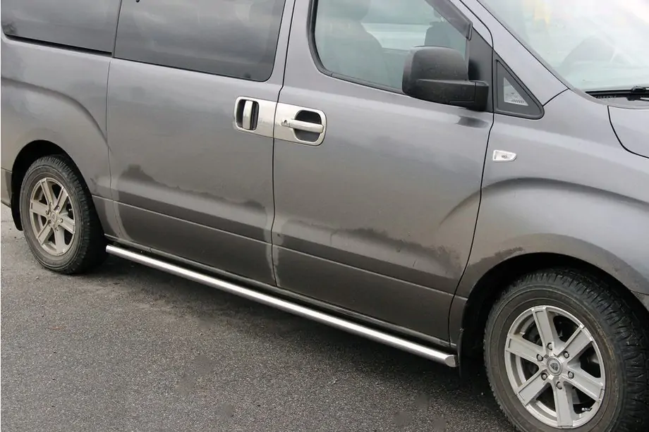 Hyundai H300, H1, Starex 2008-2020 гг. Боковые трубы BB001 (2 шт., нержавейка) Image