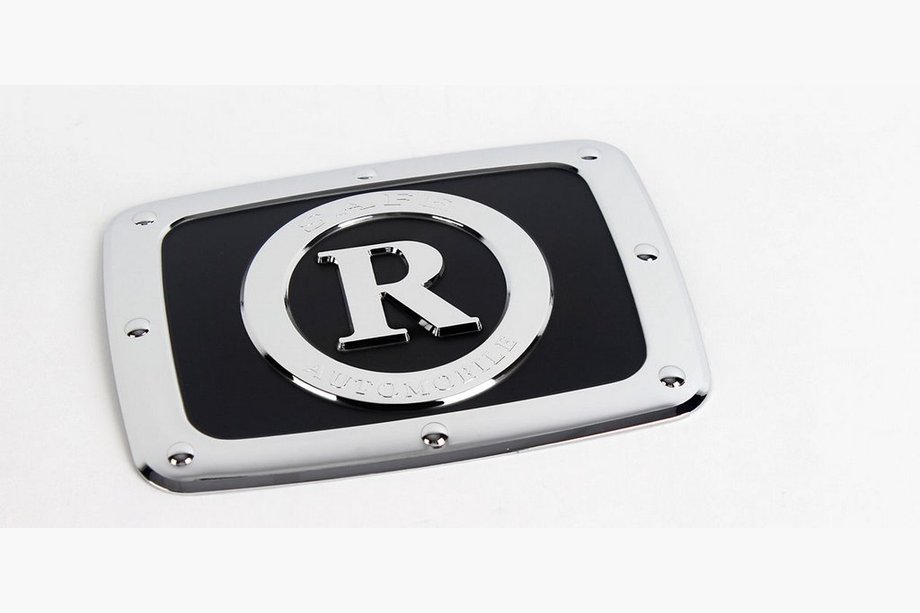 SsangYong Rexton I 2001-2017 гг. Накладка на Бак Хром Пластик Image