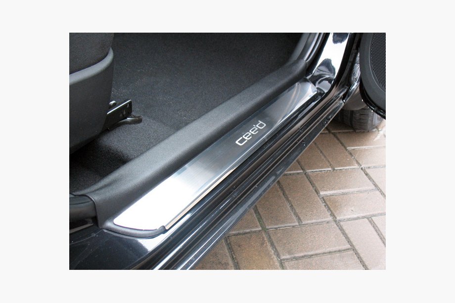 Kia Ceed 2007-2012 гг. Накладки на Пороги Nataniko (4 шт., Нержавейка) Image