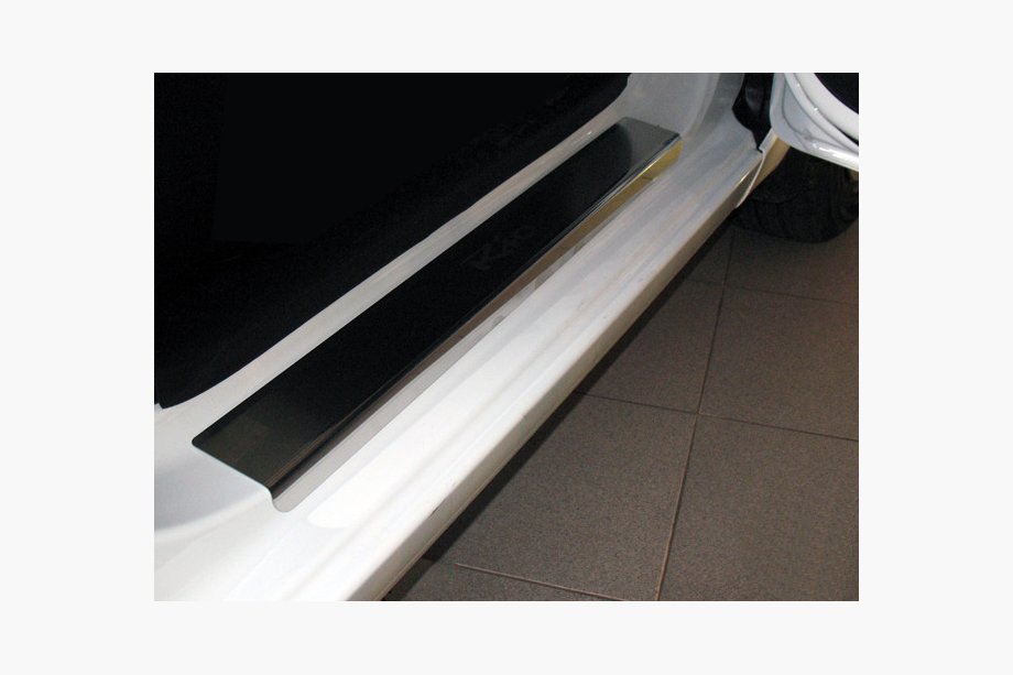 Kia Stonic 2017- гг. Накладки на пороги Nataniko (4 шт., нержавейка) Image