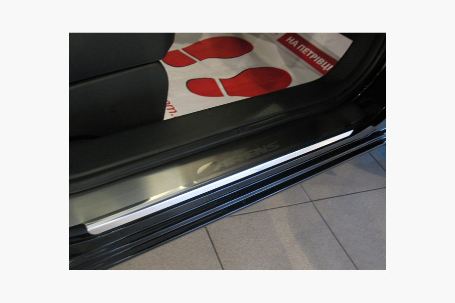 Kia Carens 1999-2012 гг. Накладки на пороги Natanika Premium (4 шт, нержавейка) Image