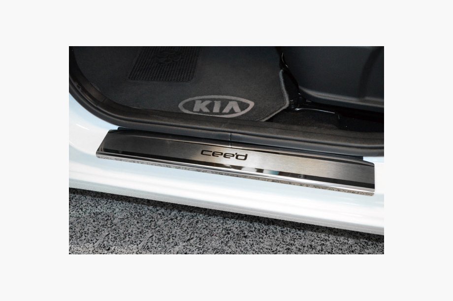 Kia Ceed 2012-2018 гг. Накладки на Пороги Nataniko (4 шт., Нержавейка) Image