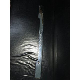 Хромированная накладка над номером (пластик) Kia Sorento I BL 2002-2009 гг. фото 2