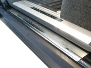 Land Rover Discovery III 2004-2009 гг. Накладки на пороги Natanika Premium (4 шт, нержавейка) фото 1