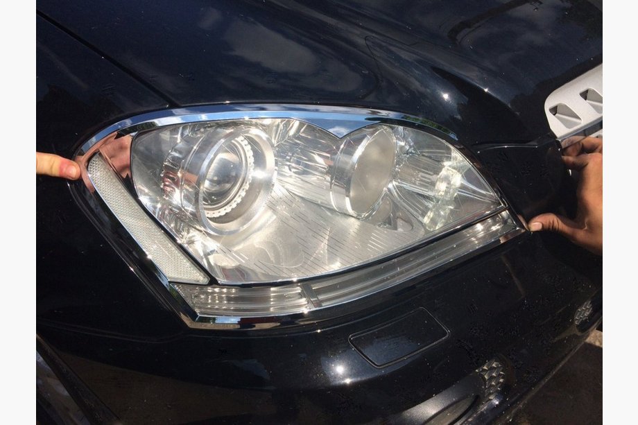 Mercedes ML W164 2005-2011 гг. Хромированные накладки на фары (2 шт, пластик) Image