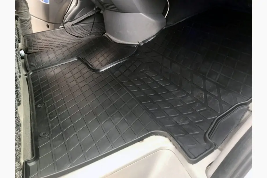 Volkswagen Crafter 2006-2016 гг. Резиновые коврики (3 шт, Stingray) Image