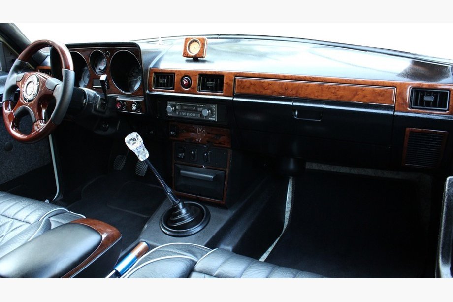 24 серия 1970-1992 гг. Накладки на панель приборов (Hartman) Image