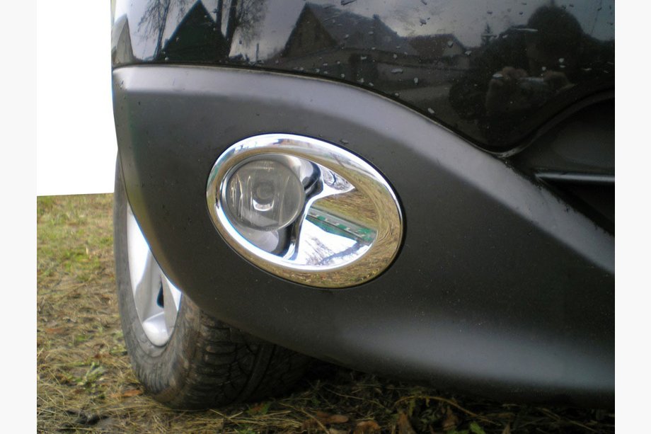 Nissan Qashqai 2007-2010 гг. Хромированные накладки на противотуманные фары с углублением (2 шт, пластик) Фото 1