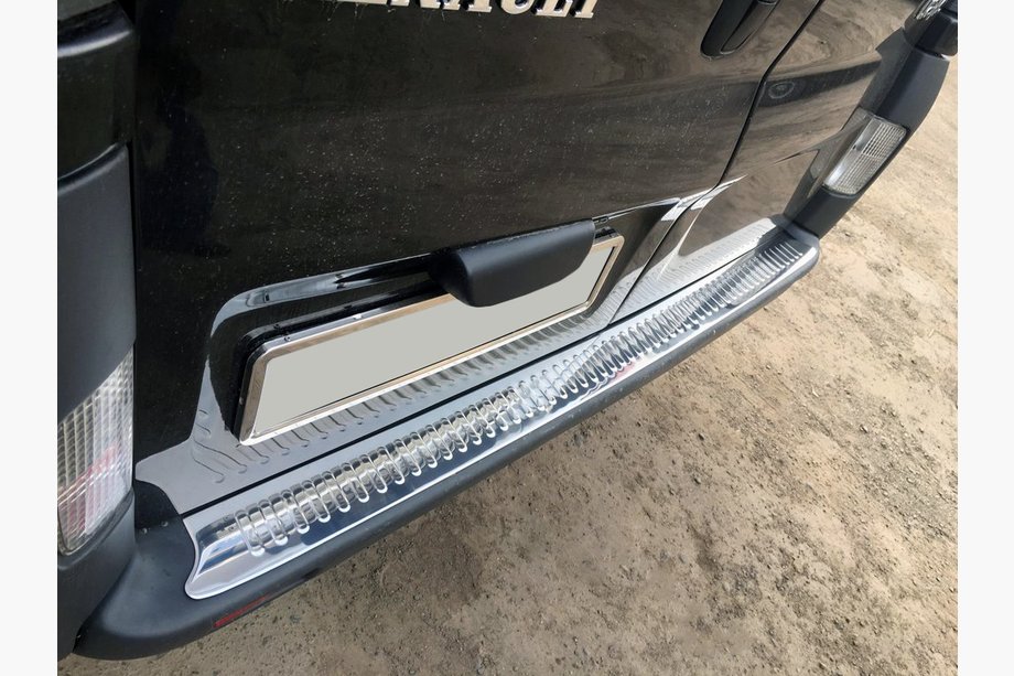 Nissan Primastar 2002-2014 гг. Накладка на задний бампер нержавеющая сталь (OMSA) Image