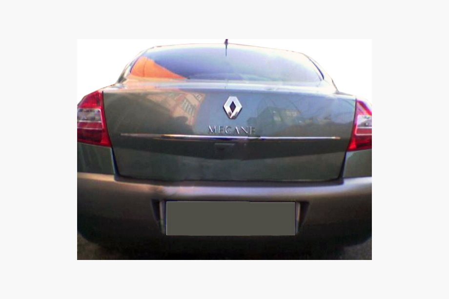 Renault Megane II 2004-2009 гг. Хромированная накладка над номером (SD, нержавейка) Image