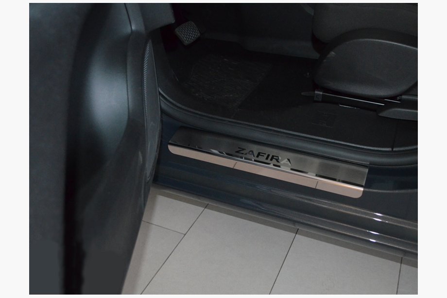 Opel Zafira C Tourer 2011-2019 гг. Накладки на пороги Natanika Premium (4 шт, нержавейка) Image