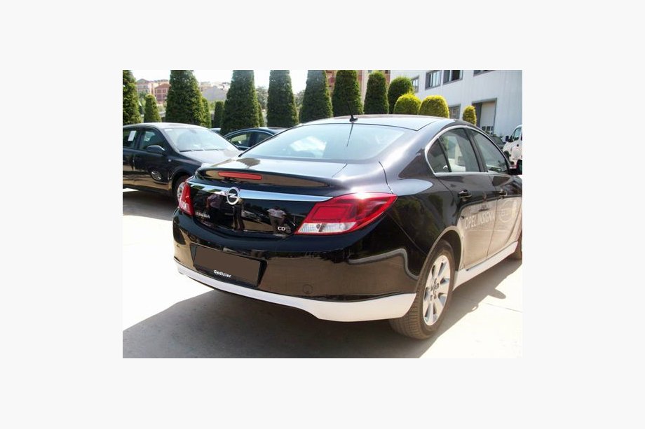 Opel Insignia 2008-2017 гг. Задняя нижняя накладка (грунт под покраску) Фото 1
