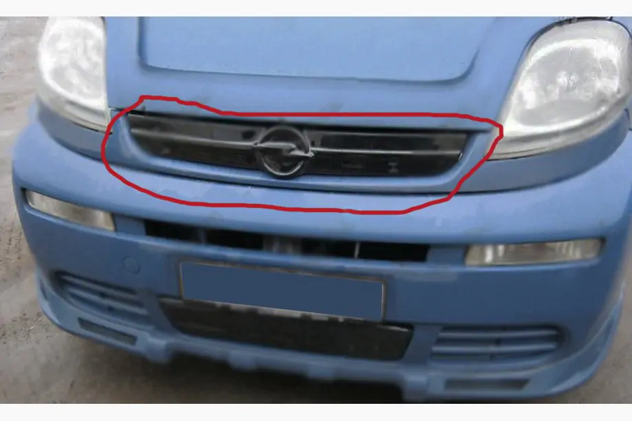 Opel Vivaro 2001–2015 гг. Зимняя накладка на решетку радиатора 2001-2007 (верхняя) глянцевая Фото 1