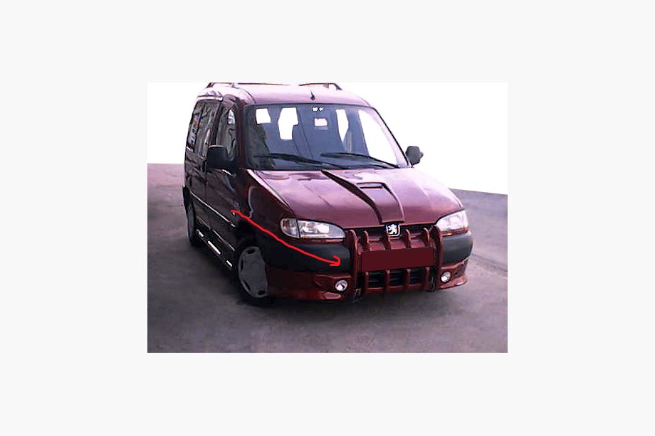 Накладка на Передний Бампер Fangs (грунт под покраску) Image