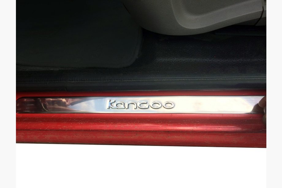 Renault Kangoo 2008-2020 гг. Накладки на пороги OmsaLine (2 шт, нержавейка) Image