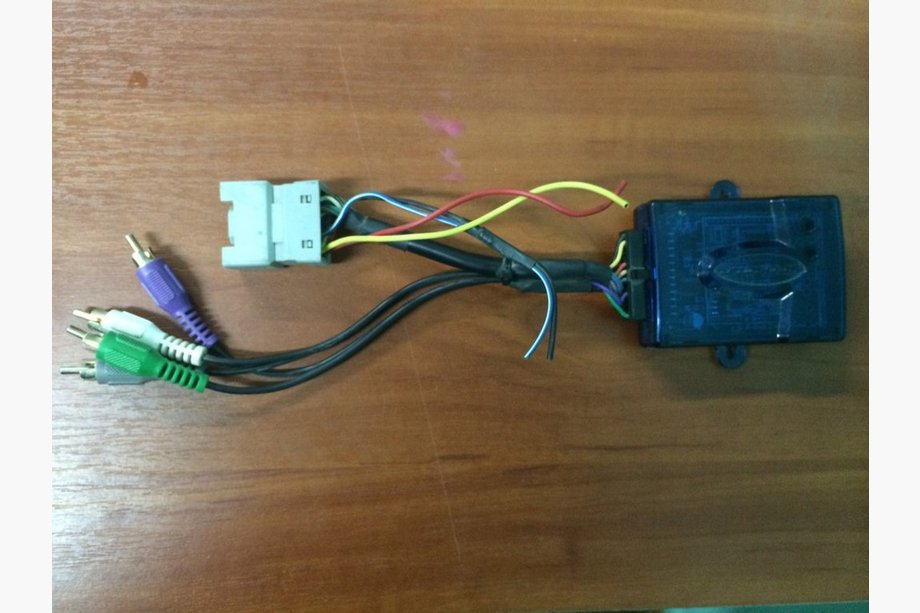 Toyota Rav 4 2006-2013 гг. Адаптер усилителя Scosche TA07SR (б/у) Image