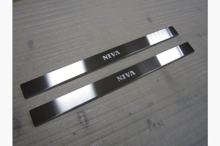 Lada Niva та Urban 1977- гг. Накладки на пороги Natanika Standard (2 шт, нержавейка) Image