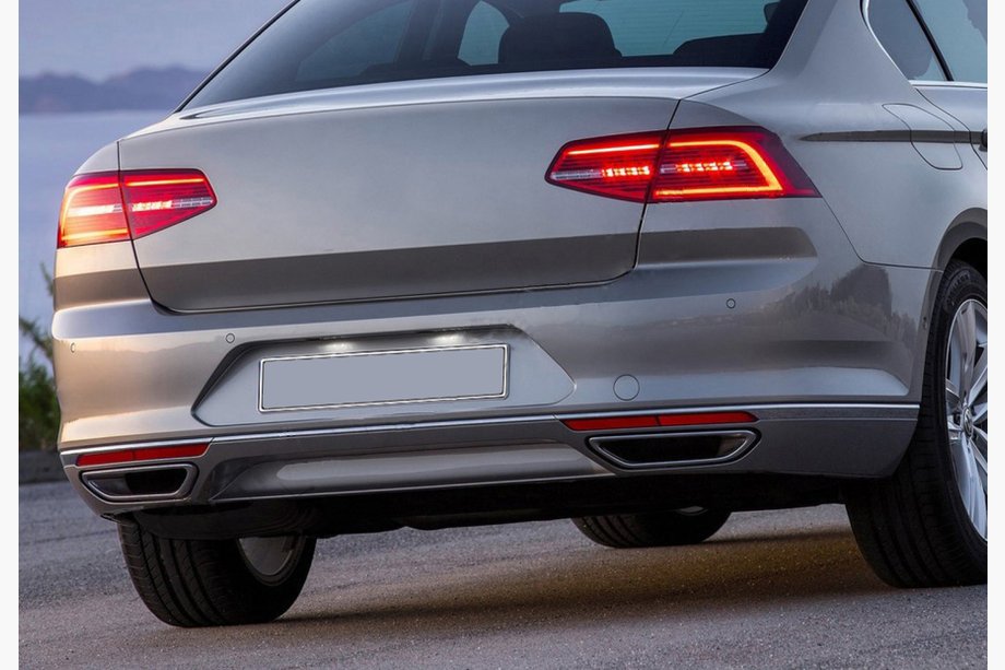 Volkswagen Passat B8 2015-2023 гг. РАСПРОДАЖА! Накладка на задний бампер нержавейка (SD, 3 шт, V2) Image