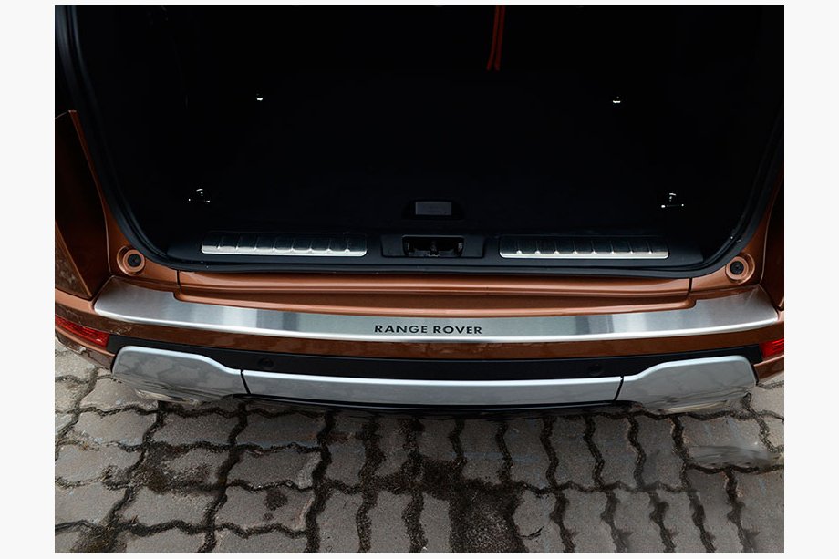 Range Rover IV L405 2013-2021 гг. Накладка на задний бампер с отбортовкой Natanika (нержавейка) Image