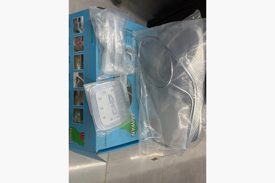 Toyota Rav 4 2001-2005 гг. Хром Пакет (2001-2003) Image