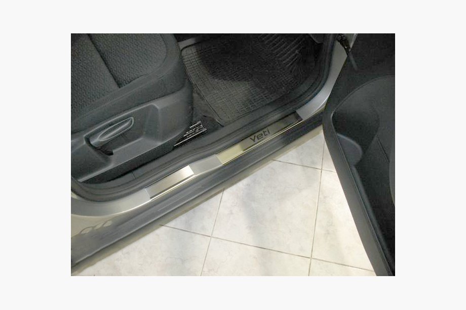 Skoda Yeti 2009-2017 гг. Накладки на пороги Nataniko (6 шт, нержавейка) Image