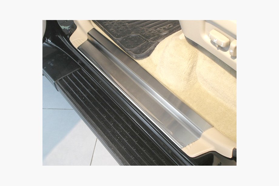 Toyota Land Cruiser 100 1998-2007 гг. Накладки на пороги Natanika Premium (4 шт, нержавейка) Image