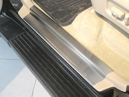 Toyota Land Cruiser 100 1998-2007 гг. Накладки на пороги Natanika Premium (4 шт, нержавейка) фото 1