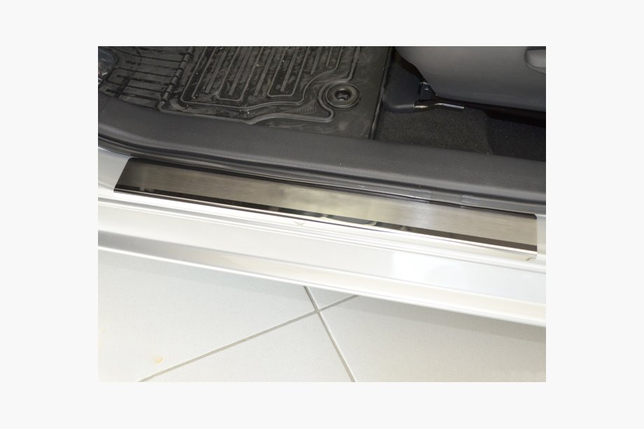 Toyota Auris 2012-2018 гг. Накладки на Пороги Nataniko (4 шт., Нержавейка) Image